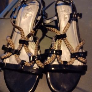 Women sandal size 9